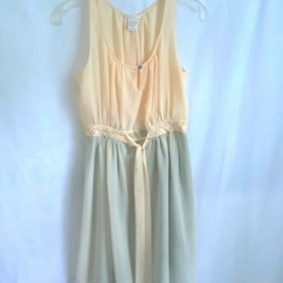 Esley Dress - Picture 1 of 3